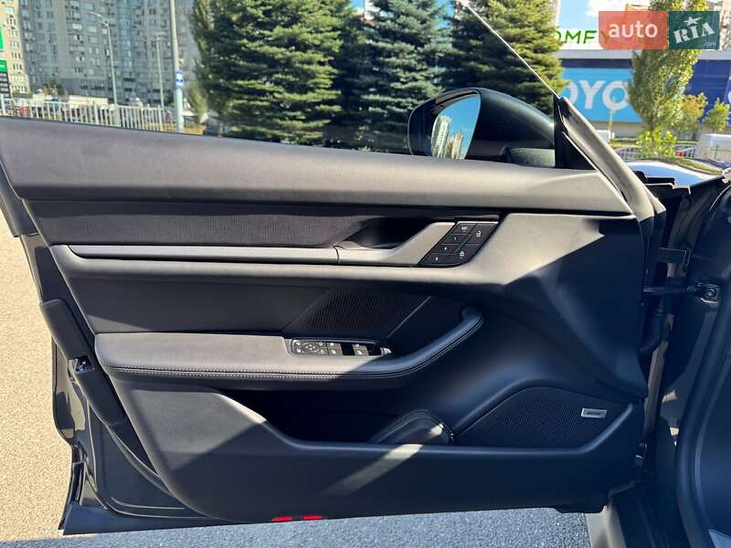Універсал Porsche Taycan 2024 в Києві фото 26 Універсал Porsche Taycan 2024 в Києві