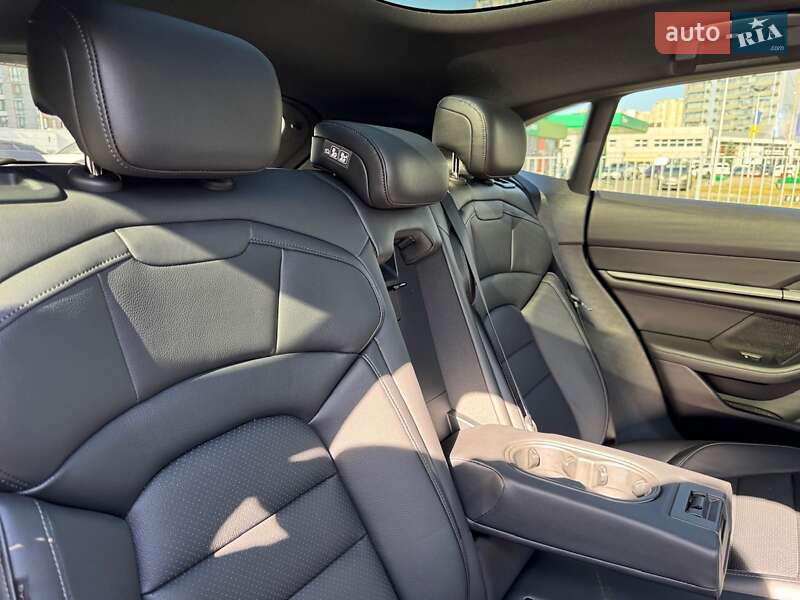 Універсал Porsche Taycan 2024 в Києві фото 77 Універсал Porsche Taycan 2024 в Києві