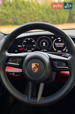 Седан Porsche Taycan 2021 в 