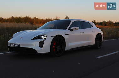 Седан Porsche Taycan 2022 в 