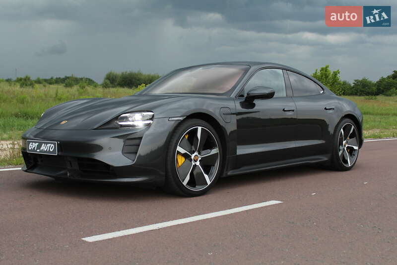 Седан Porsche Taycan 2020 в Києві