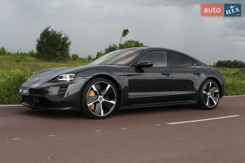 Седан Porsche Taycan 2020 в Києві