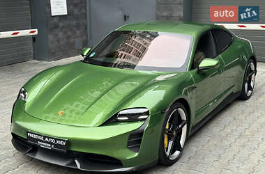 Седан Porsche Taycan 2022 в 