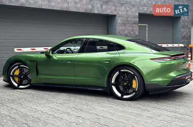 Седан Porsche Taycan 2022 в 