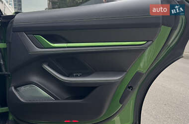 Седан Porsche Taycan 2022 в 