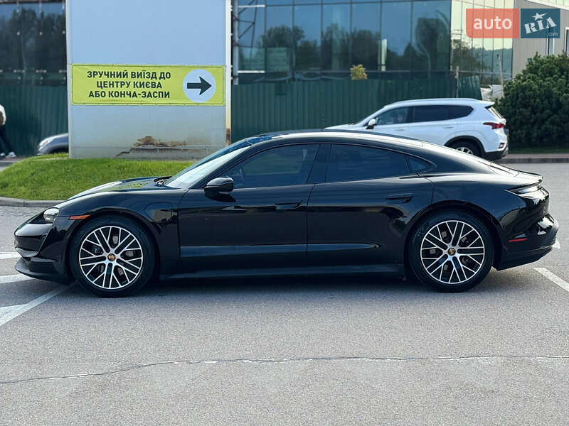 Седан Porsche Taycan 2021 в Киеве