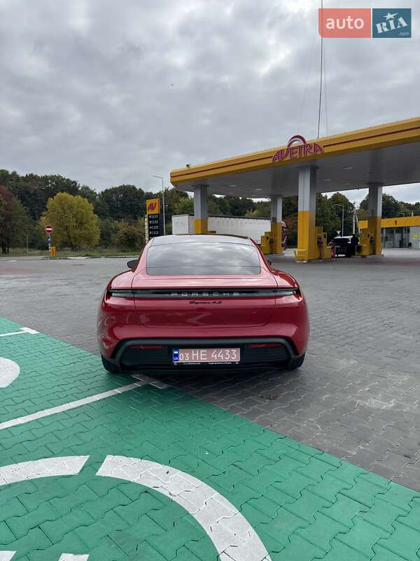 Седан Porsche Taycan 2021 в Луцке