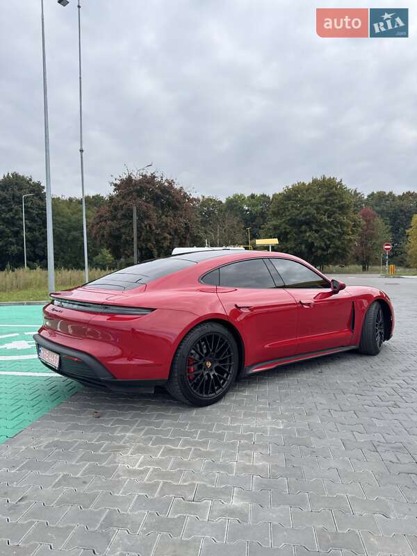 Седан Porsche Taycan 2021 в Луцке
