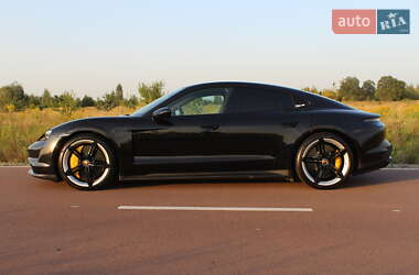 Седан Porsche Taycan 2021 в 
