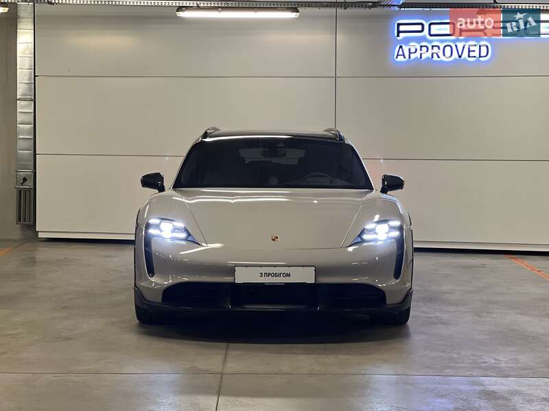 Седан Porsche Taycan 2023 в Киеве