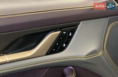 Седан Porsche Taycan 2023 в 