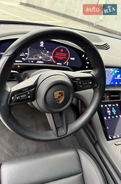 Седан Porsche Taycan 2020 в 