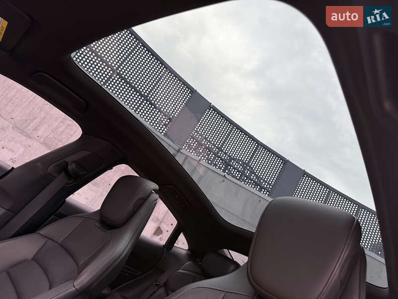Седан Porsche Taycan 2020 в Киеве фото 24 Седан Porsche Taycan 2020 в Киеве