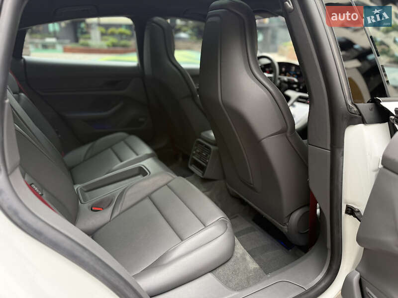 Седан Porsche Taycan 2021 в Киеве фото 38 Седан Porsche Taycan 2021 в Киеве