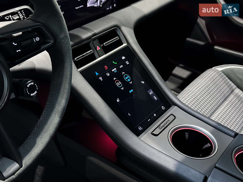 Седан Porsche Taycan 2024 в Одессе