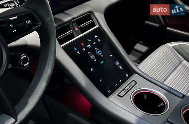 Седан Porsche Taycan 2024 в  фото 19 Седан Porsche Taycan 2024 в