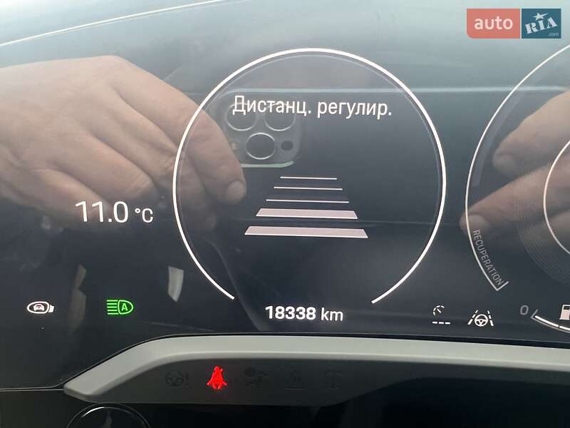 Седан Porsche Taycan 2023 в Києві