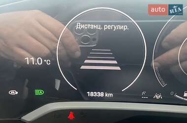 Седан Porsche Taycan 2023 в 