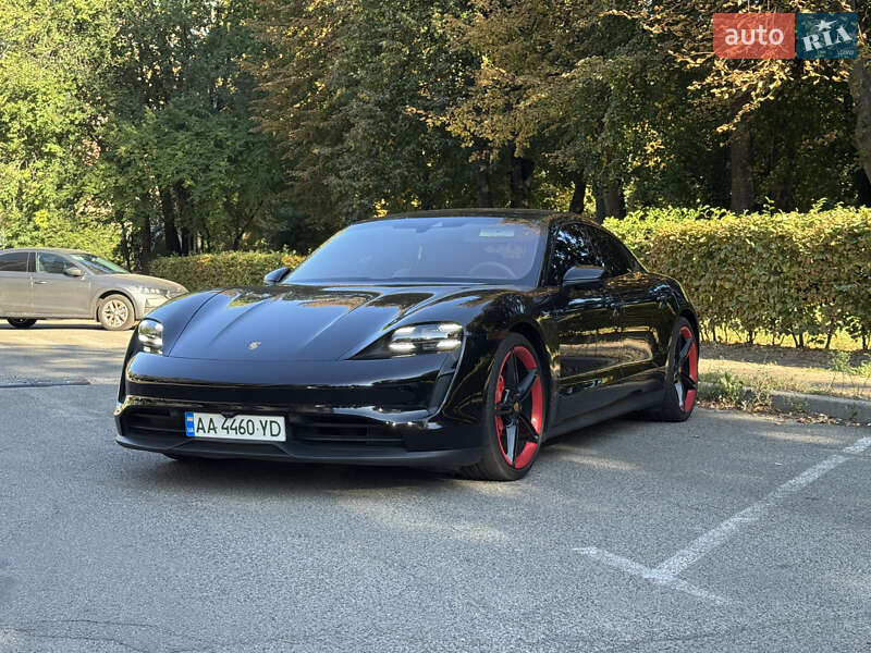 Седан Porsche Taycan 2020 в Киеве