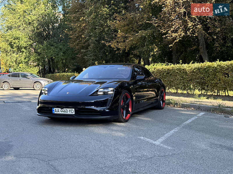 Седан Porsche Taycan 2020 в Киеве