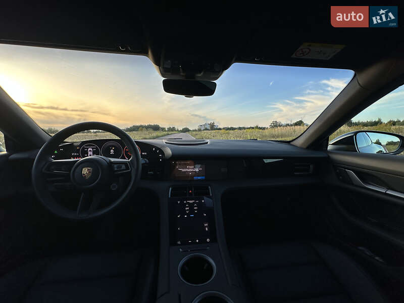 Седан Porsche Taycan 2024 в Києві фото 29 Седан Porsche Taycan 2024 в Києві
