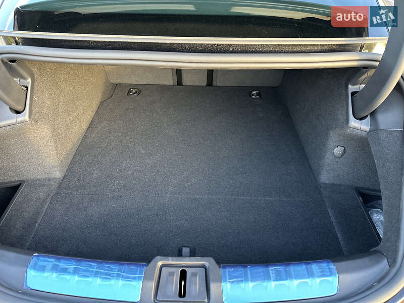 Седан Porsche Taycan 2024 в Києві фото 33 Седан Porsche Taycan 2024 в Києві