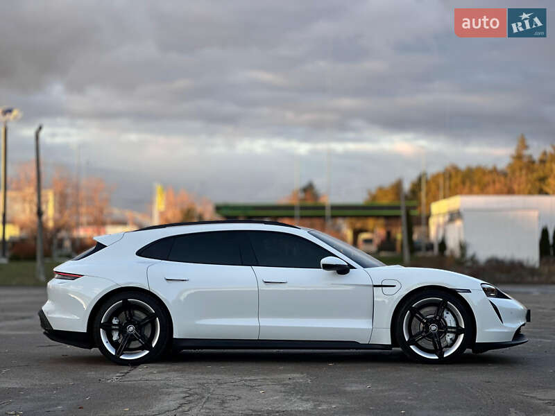 Седан Porsche Taycan 2023 в Киеве фото 31 Седан Porsche Taycan 2023 в Киеве