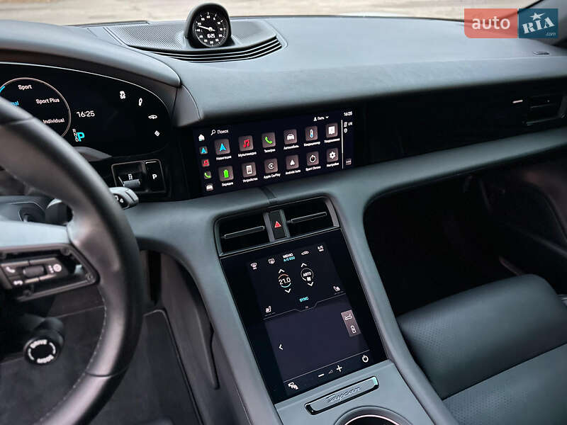 Седан Porsche Taycan 2023 в Киеве фото 77 Седан Porsche Taycan 2023 в Киеве