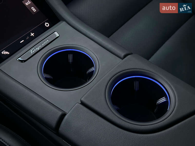 Седан Porsche Taycan 2023 в Киеве фото 90 Седан Porsche Taycan 2023 в Киеве
