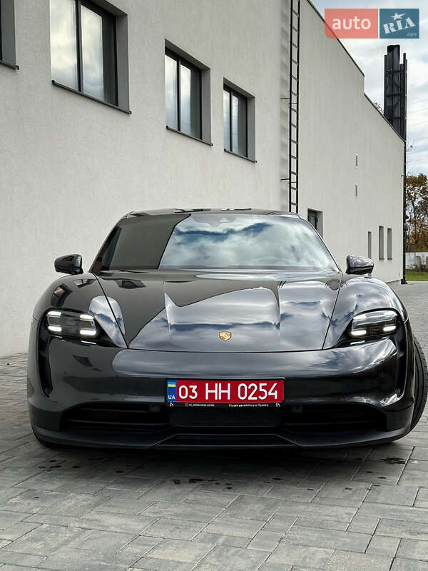 Седан Porsche Taycan 2022 в Луцке