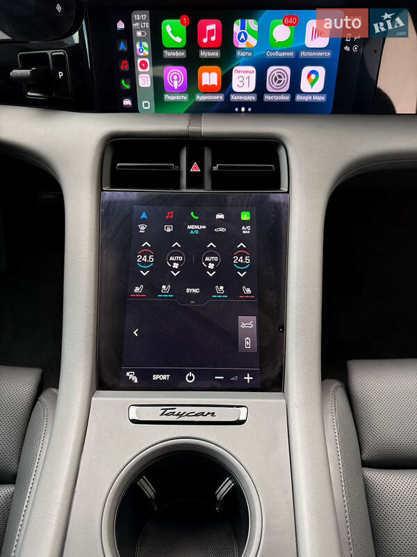 Седан Porsche Taycan 2022 в Луцке
