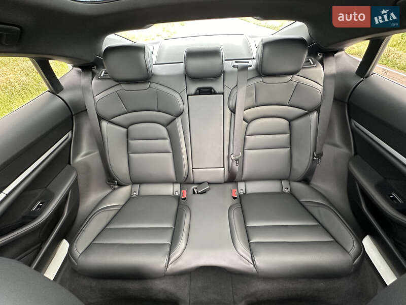 Седан Porsche Taycan 2025 в Киеве