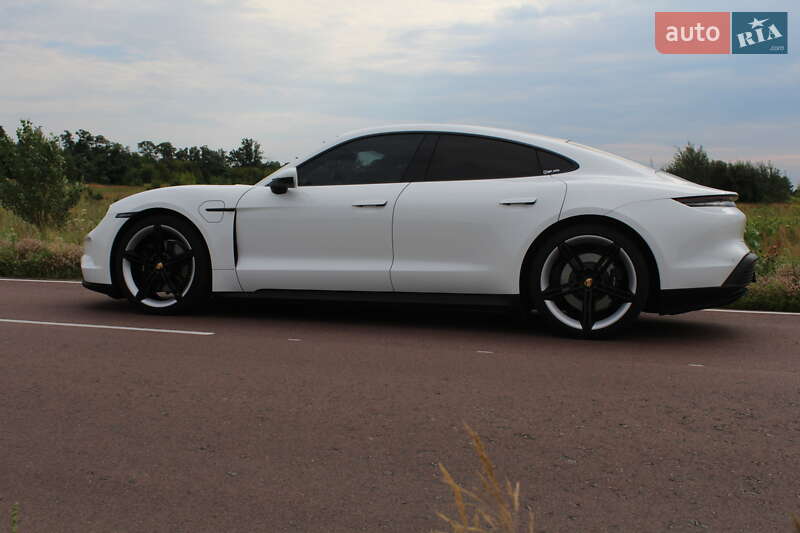 Седан Porsche Taycan 2025 в Киеве