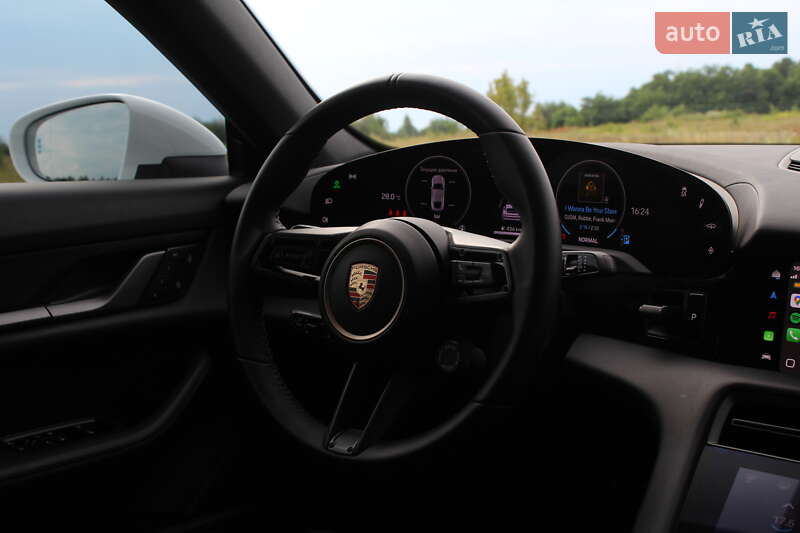 Седан Porsche Taycan 2025 в Киеве