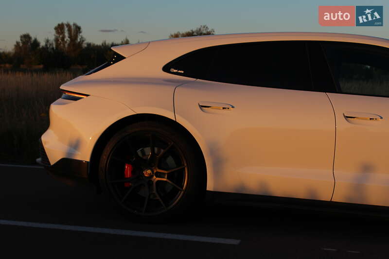 Седан Porsche Taycan 2022 в Києві фото 15 Седан Porsche Taycan 2022 в Києві