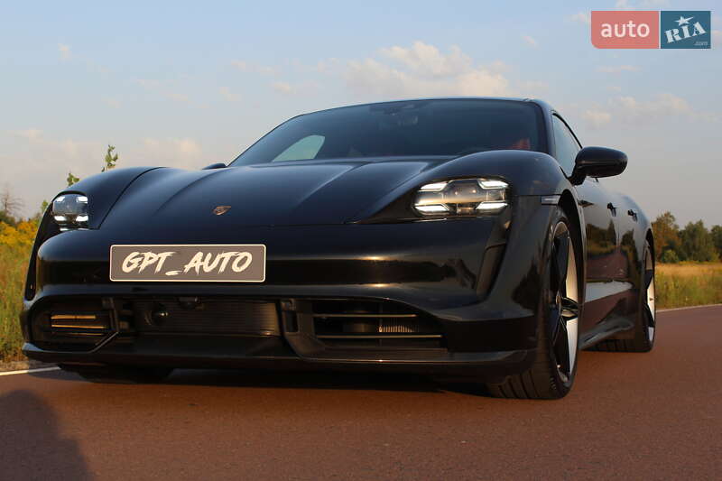 Седан Porsche Taycan 2021 в Києві