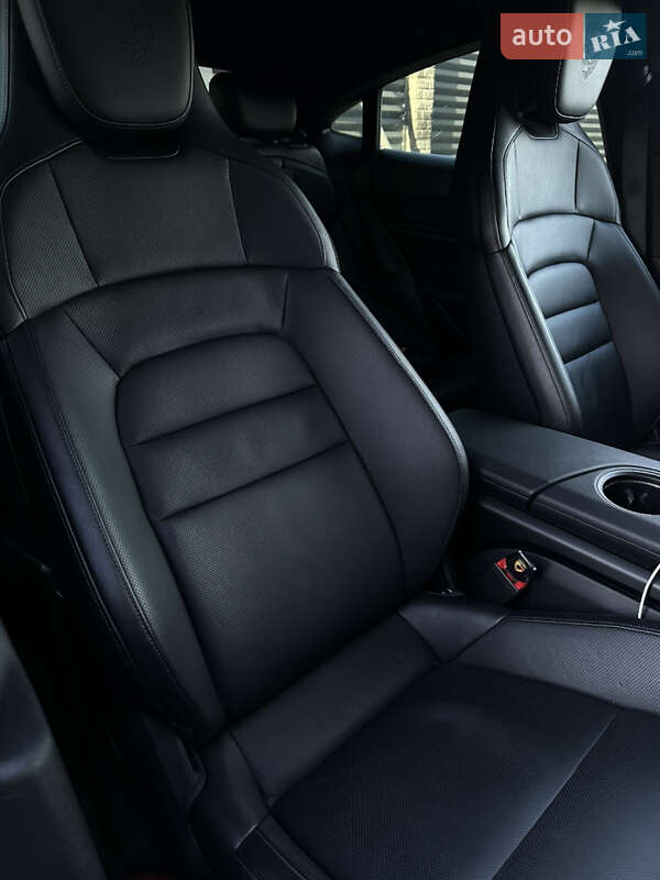 Седан Porsche Taycan 2021 в Тернополе фото 21 Седан Porsche Taycan 2021 в Тернополе