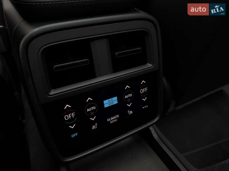 Седан Porsche Taycan 2019 в Киеве фото 22 Седан Porsche Taycan 2019 в Киеве