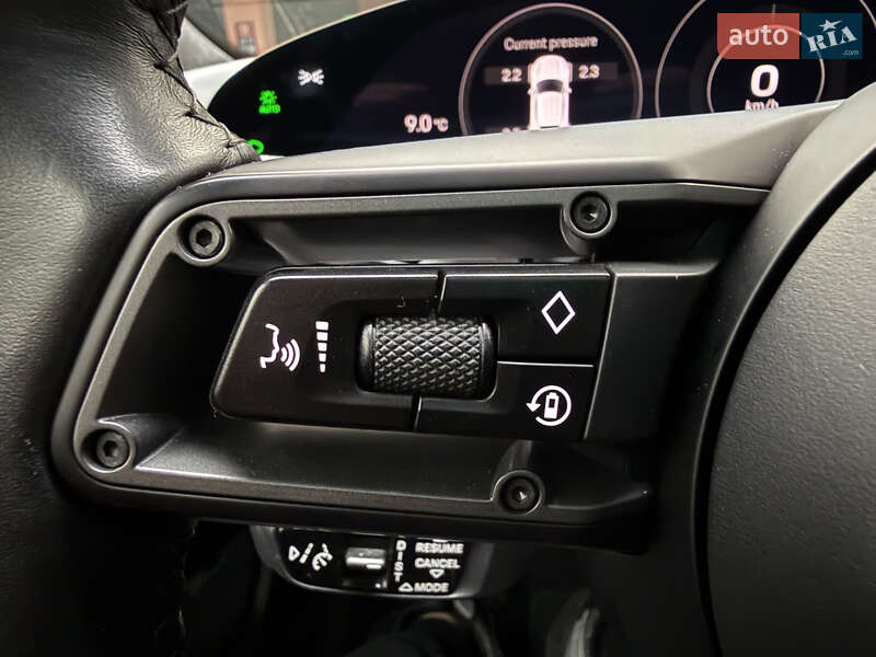 Седан Porsche Taycan 2019 в Киеве фото 36 Седан Porsche Taycan 2019 в Киеве