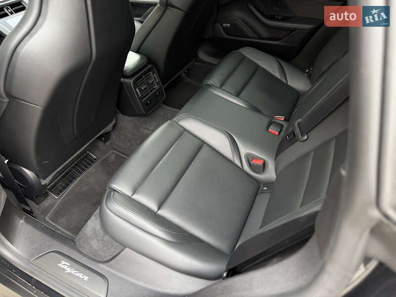 Седан Porsche Taycan 2021 в Львові фото 77 Седан Porsche Taycan 2021 в Львові