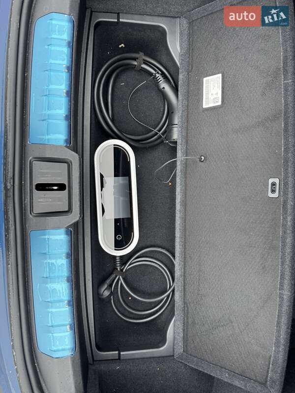 Седан Porsche Taycan 2021 в Києві фото 6 Седан Porsche Taycan 2021 в Києві