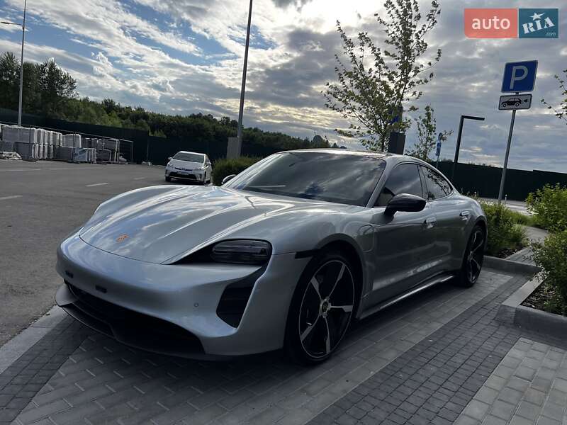 Седан Porsche Taycan 2022 в Киеве