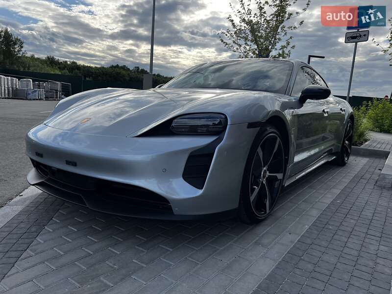 Седан Porsche Taycan 2022 в Киеве