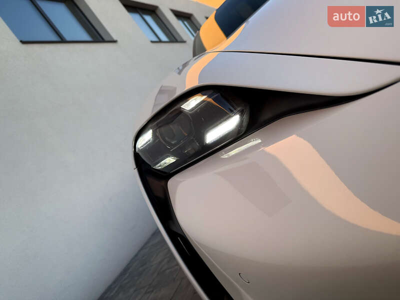 Седан Porsche Taycan 2020 в Луцьку