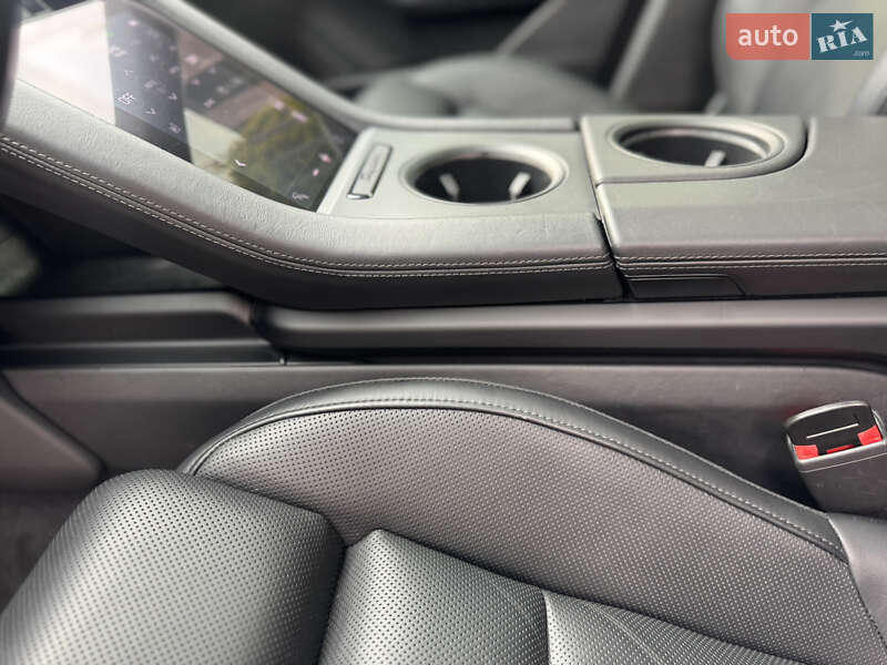 Седан Porsche Taycan 2020 в Луцьку