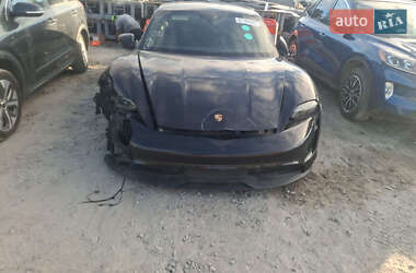 Седан Porsche Taycan 2021 в Києві