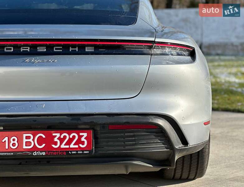 Седан Porsche Taycan 2021 в Луцке
