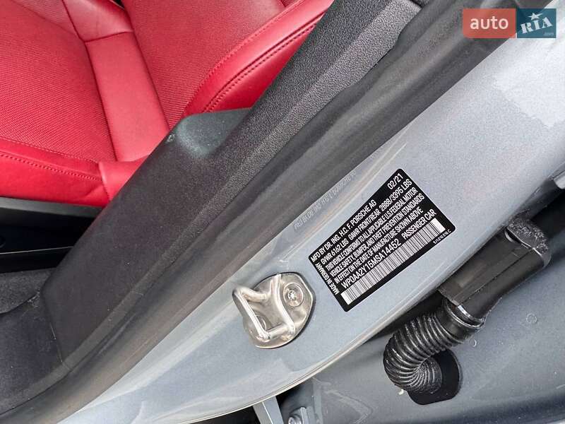 Седан Porsche Taycan 2021 в Луцке