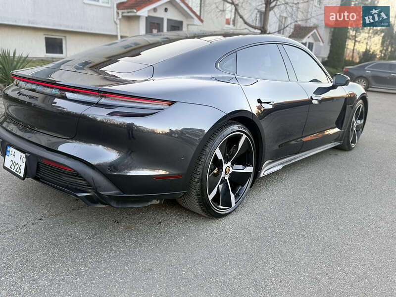 Седан Porsche Taycan 2022 в Киеве