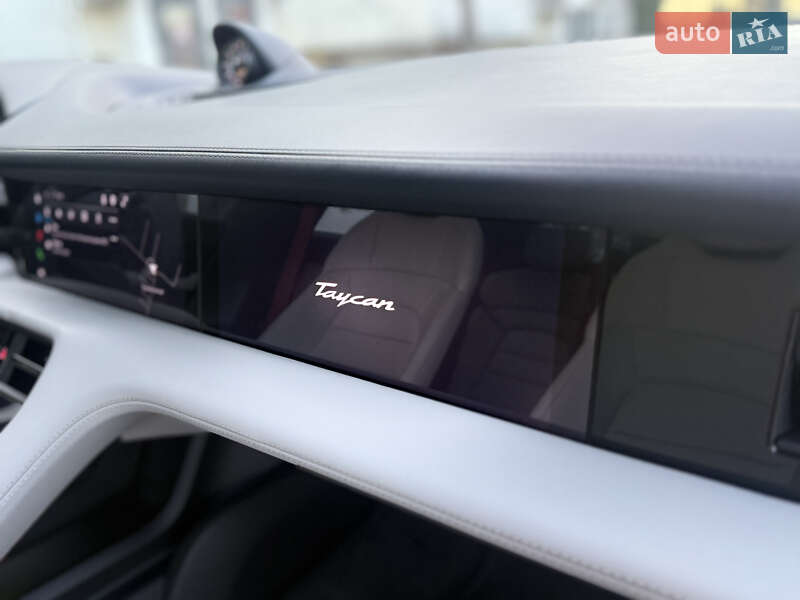 Седан Porsche Taycan 2022 в Киеве